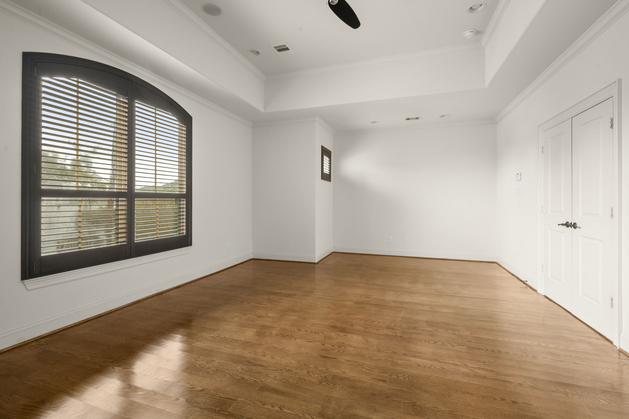 1743 Indiana Street Houston, TX 77006 - Photo 32 of 39