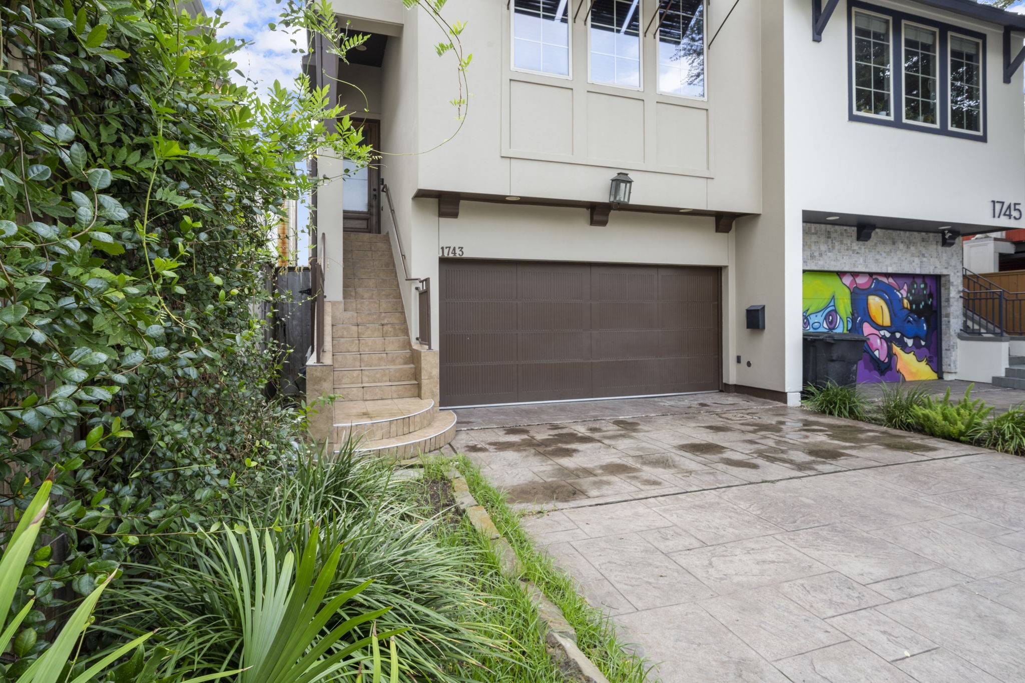 1743 Indiana Street Houston, TX 77006 - Photo 4 of 39