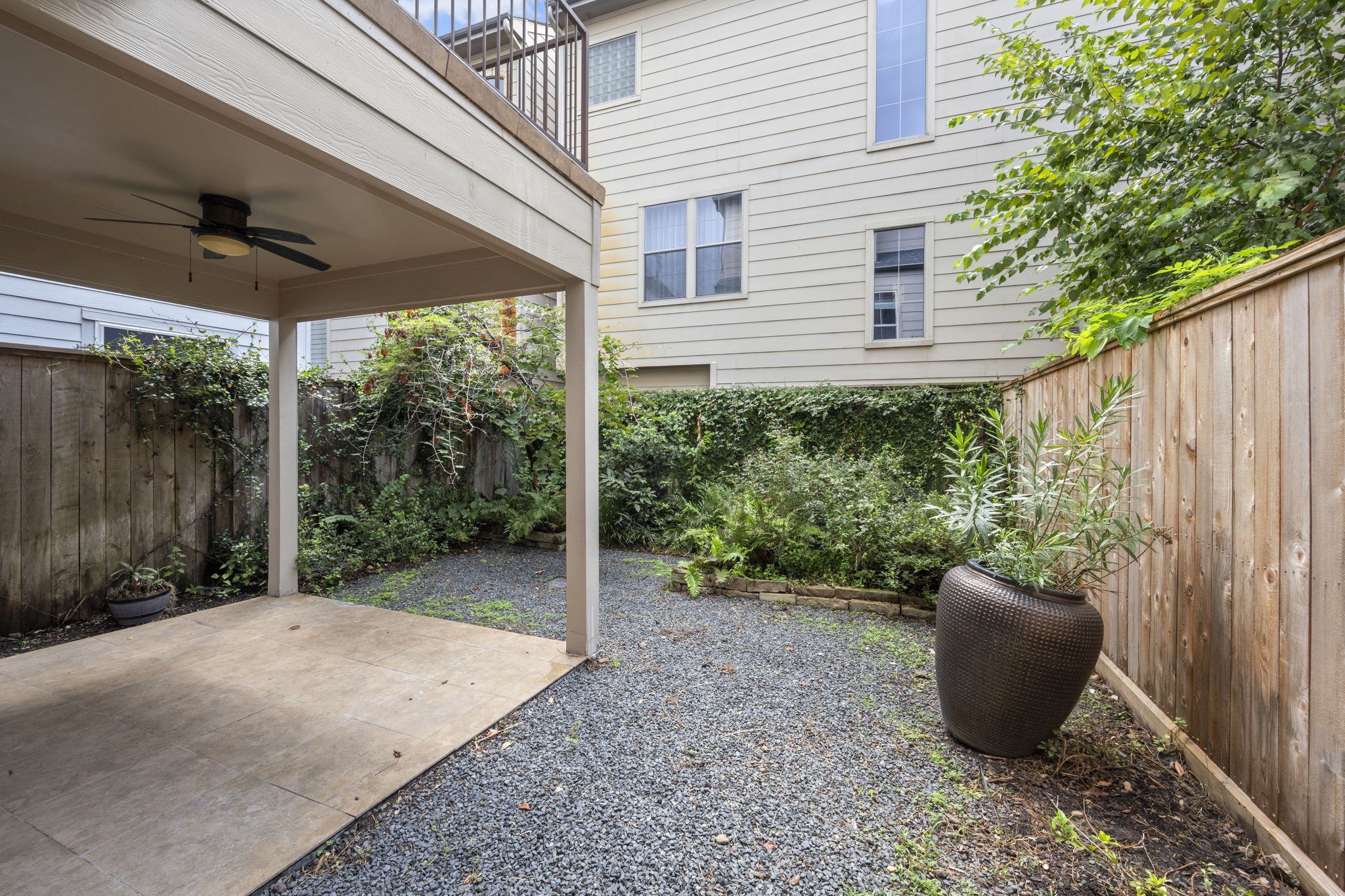 1743 Indiana Street Houston, TX 77006 - Photo 5 of 39