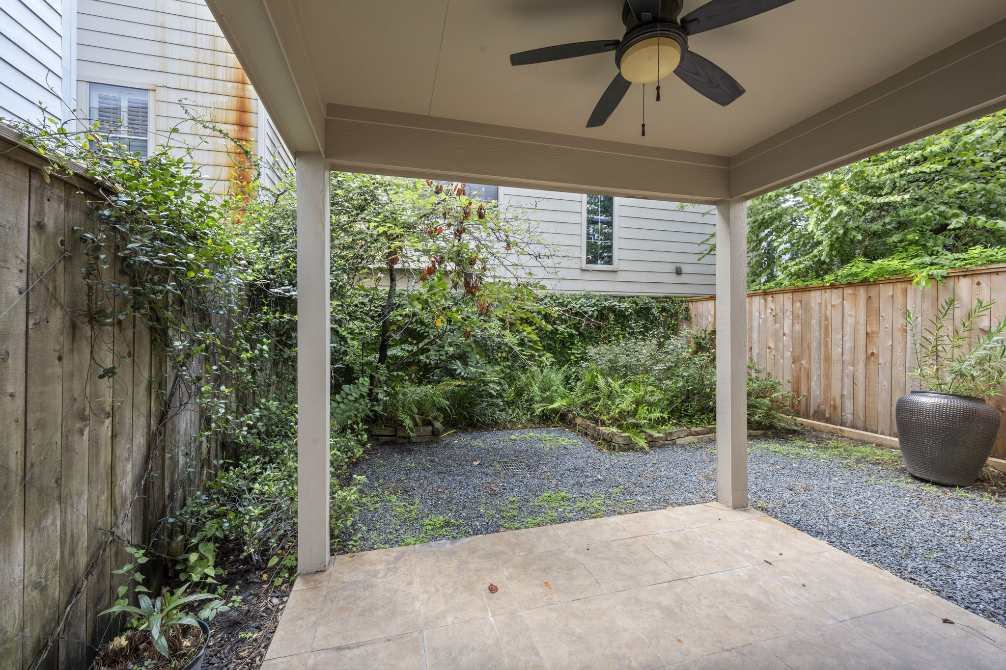 1743 Indiana Street Houston, TX 77006 - Photo 6 of 39