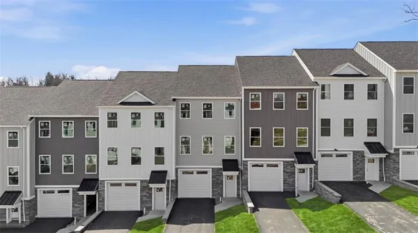 $289,999 | 125 Bella Vista Drive, Pittsburgh, PA 15236