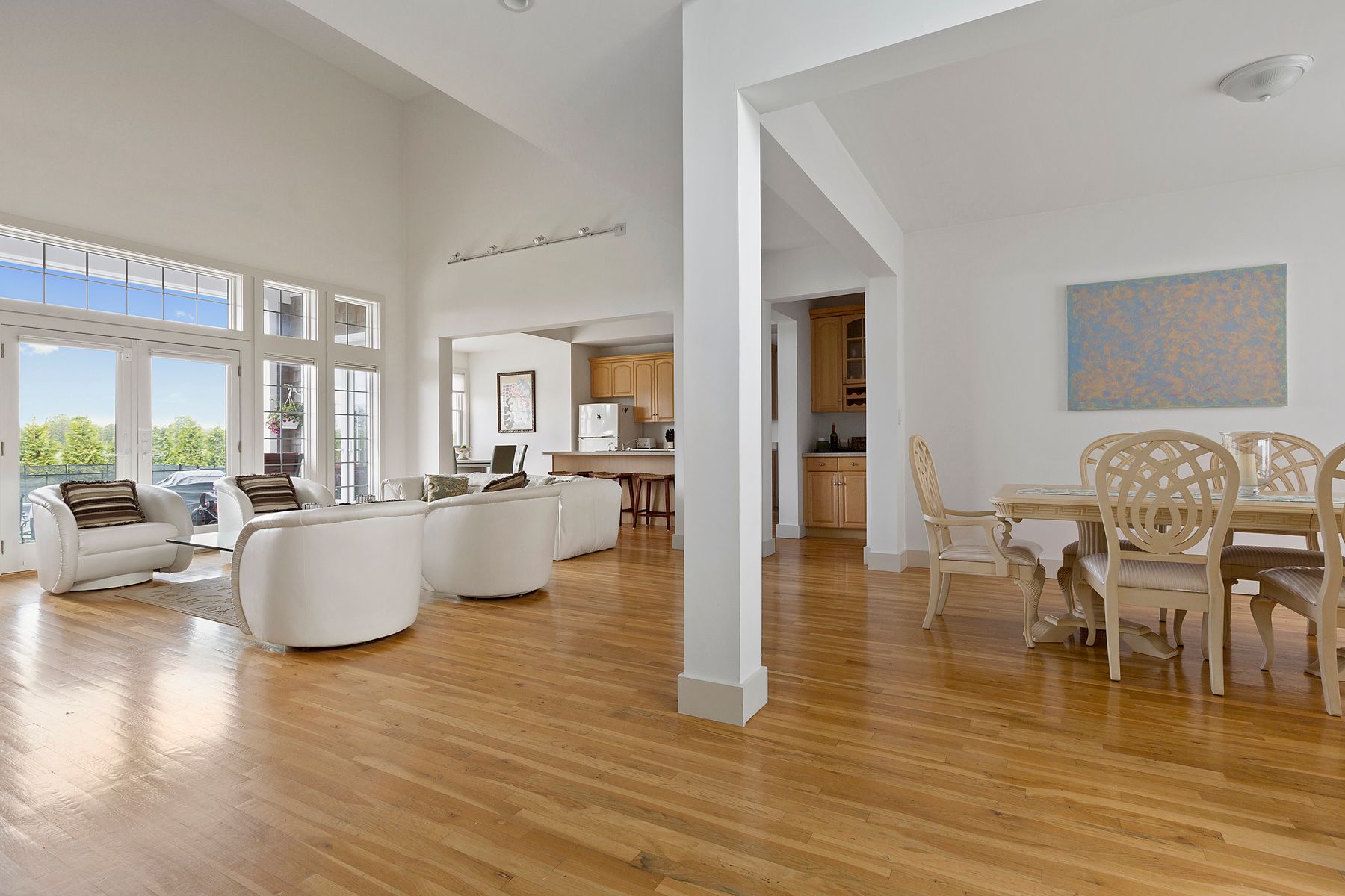 19 Fairbanks Court Water Mill, NY 11976 - Photo 4 of 8