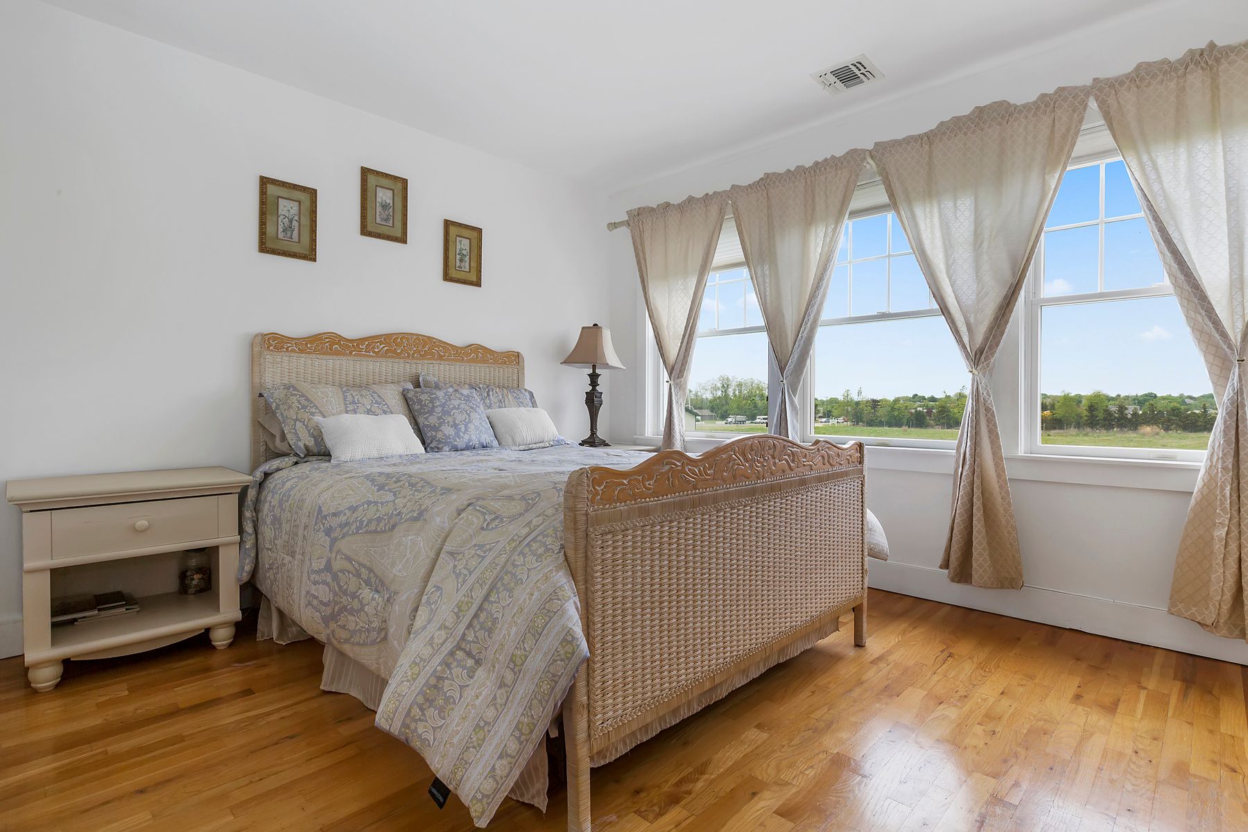 19 Fairbanks Court Water Mill, NY 11976 - Photo 6 of 8