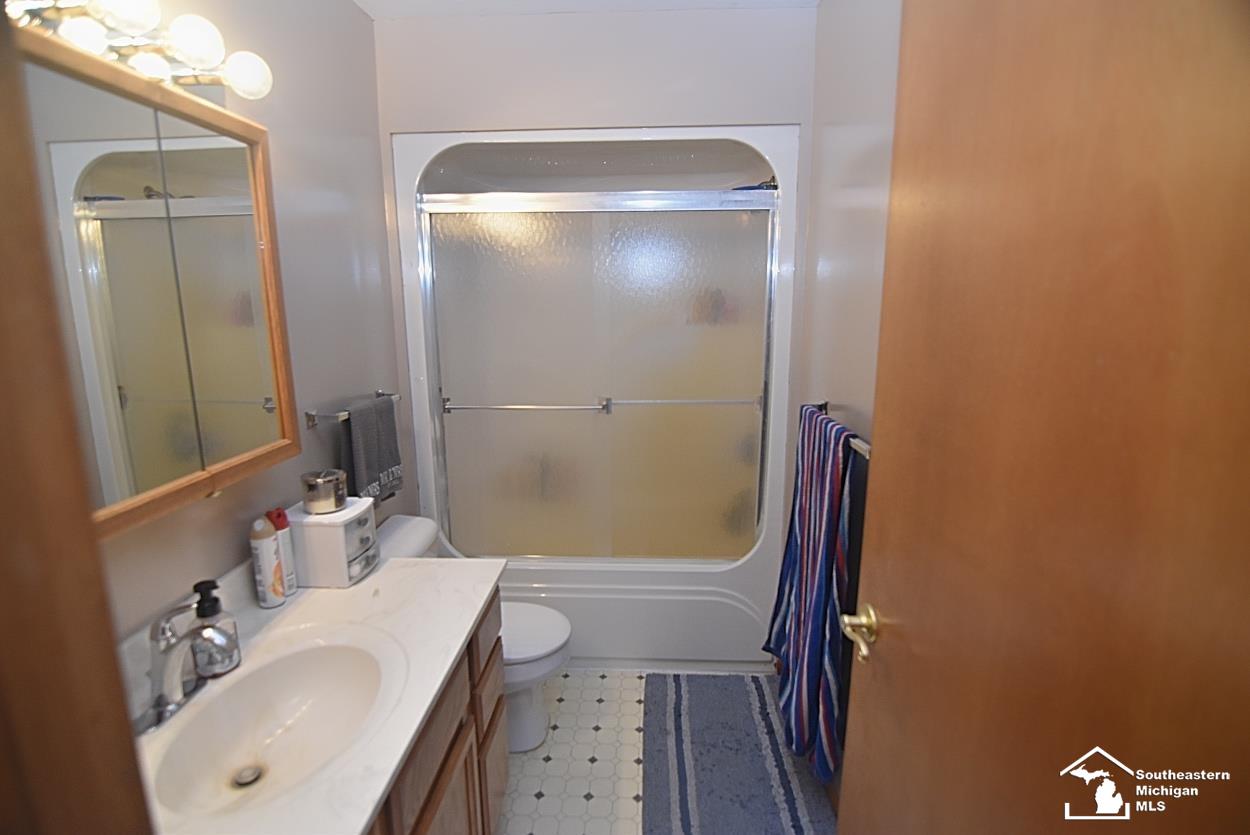 12747 Clinton Road Clinton, MI 49236 - Photo 22 of 31