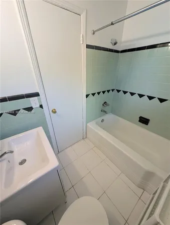 $1,395 | 1004 North 16th Avenue, Unit 1, Hollywood, FL 33020