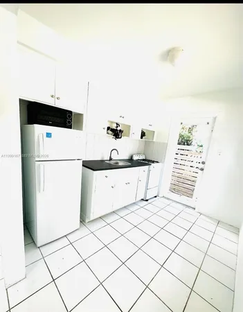 $1,395 | 1004 North 16th Avenue, Unit 1, Hollywood, FL 33020