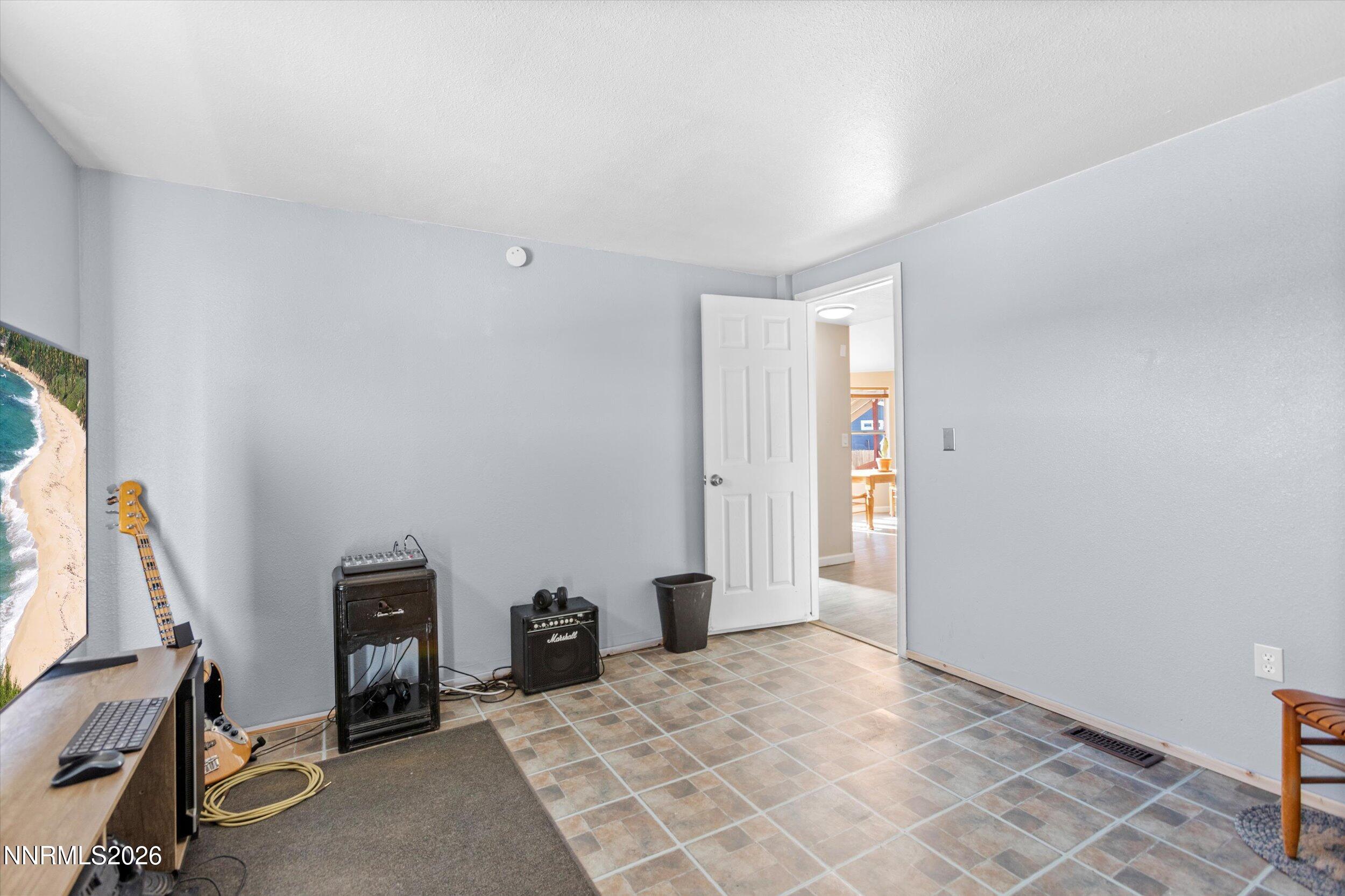 4075 Bobolink Circle Reno, NV 89508 - Photo 11 of 30 BR 1
