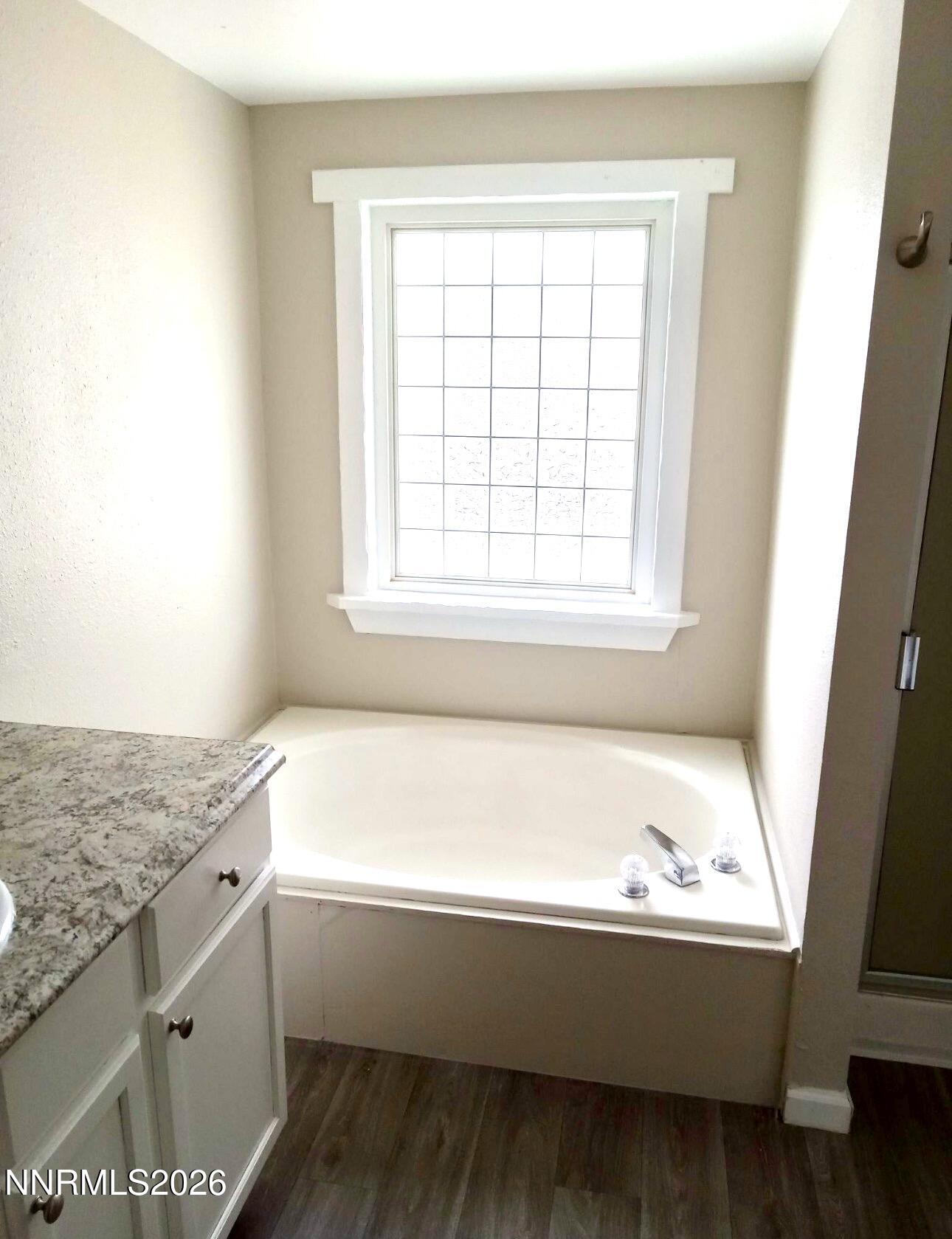 4075 Bobolink Circle Reno, NV 89508 - Photo 16 of 30 Primary Bath