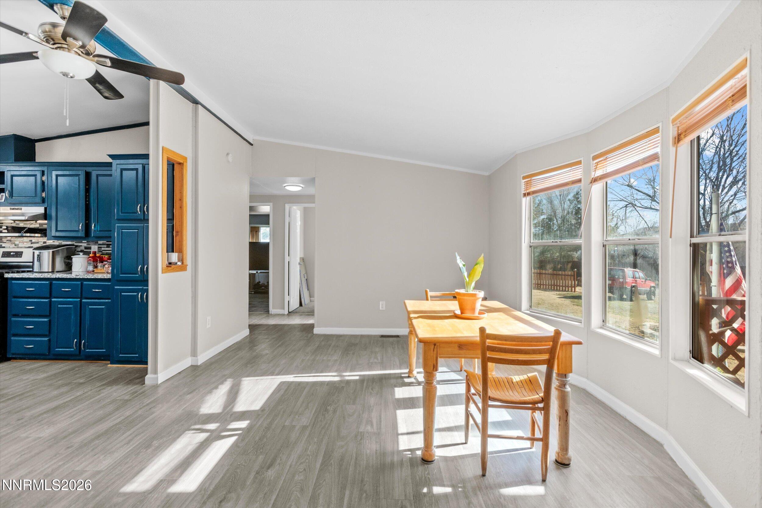 4075 Bobolink Circle Reno, NV 89508 - Photo 6 of 30 Dining