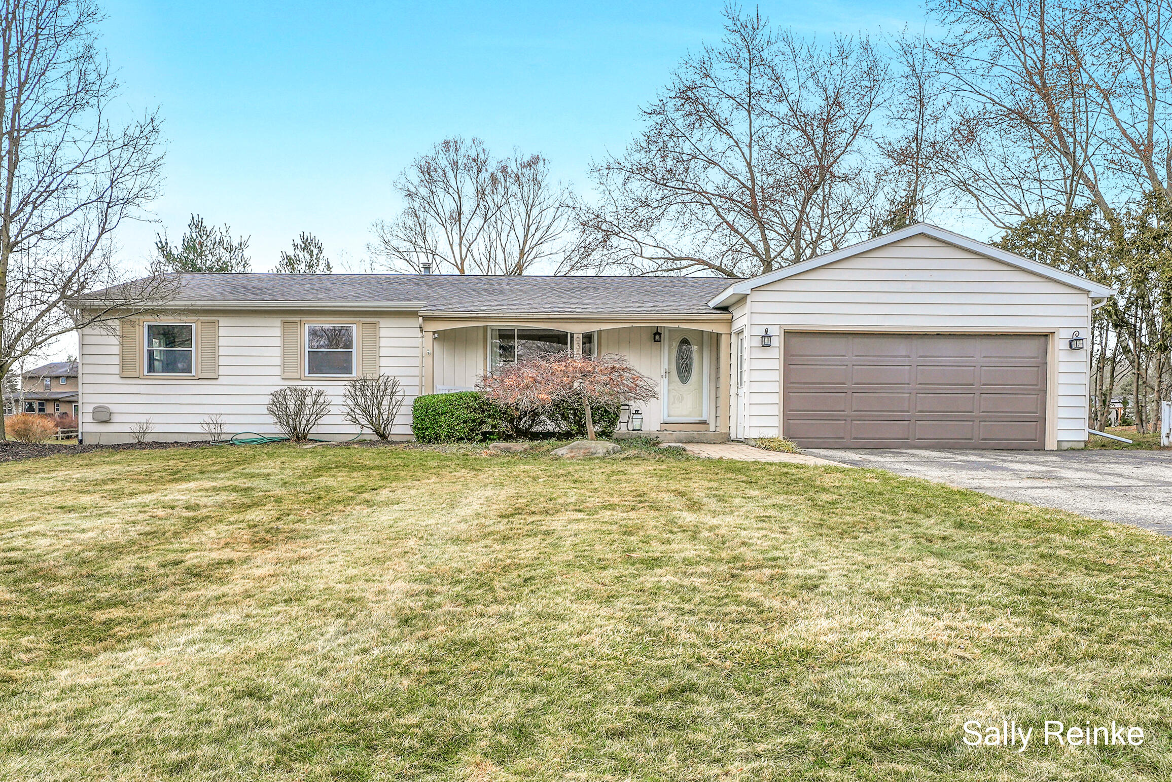 635 Rookway Drive Southeast Ada, MI 49301 - Photo 2 of 34 DSC01305