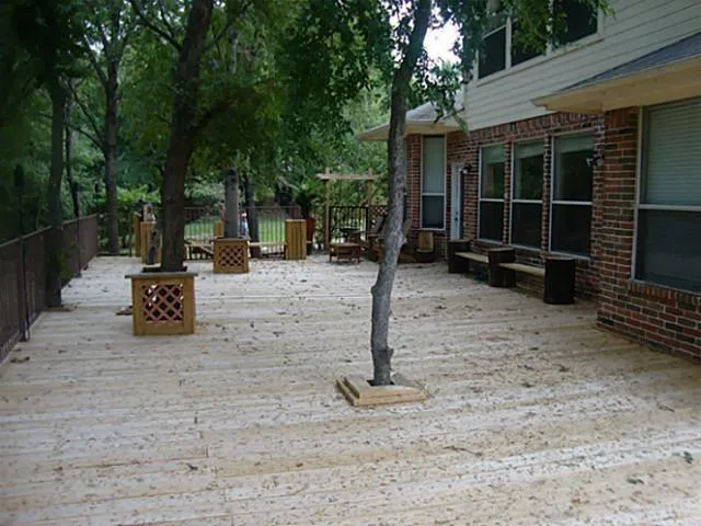 a view of a backyard space