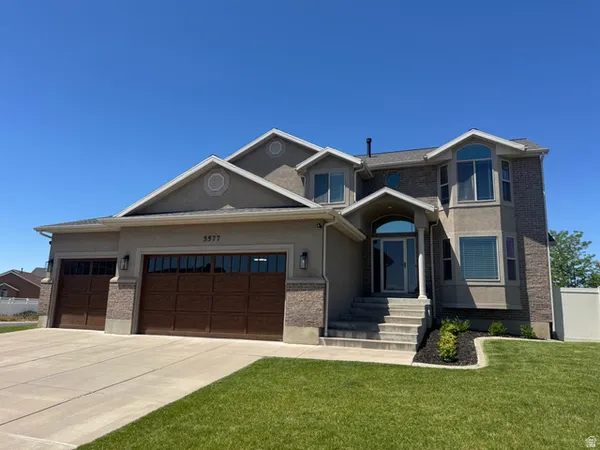 $685,000 | 5577 South 4650th Street West, Hooper, UT 84315