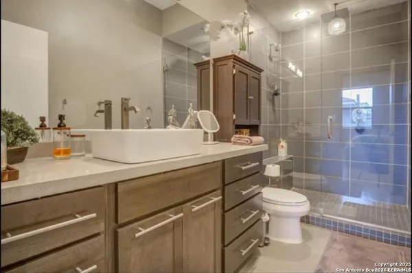 $2,300 | 1542 North Alamo Street, Unit 203, San Antonio, TX 78215