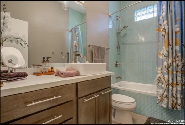 $2,300 | 1542 North Alamo Street, Unit 203, San Antonio, TX 78215