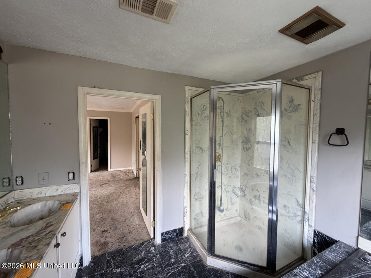 3882 Henderson Road Jackson, MS 39212 - Photo 10 of 13 11 INTERIOR