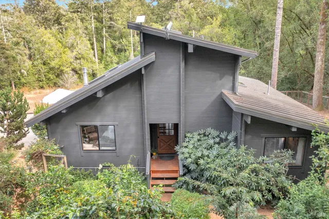 $1,395,000 | 3020 Burnside Road, Sebastopol, CA 95472