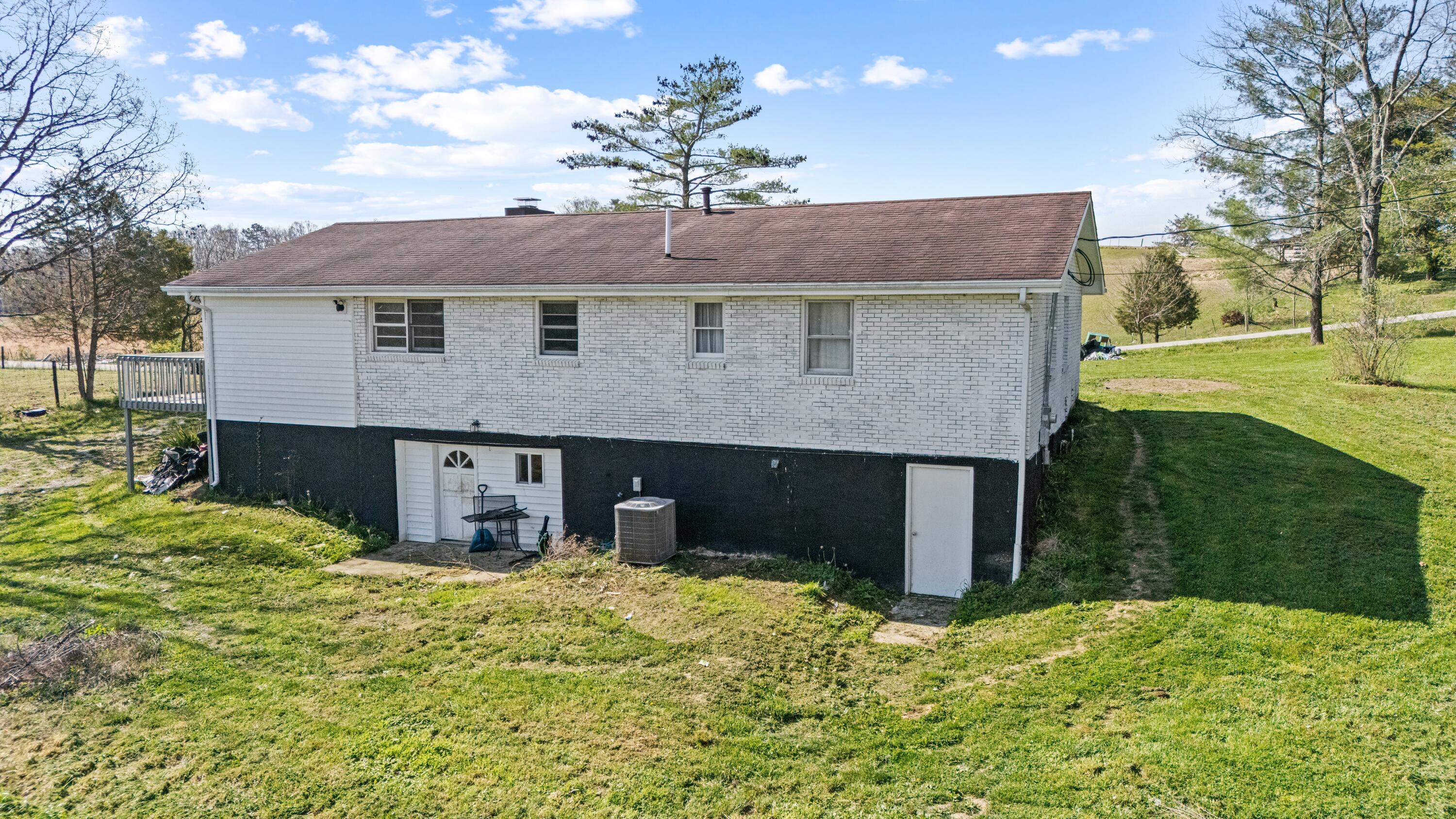 150 Clay Lick Road Jeffersonville, KY 40337 - Photo 34 of 36 DJI_20260409105926_0572_D