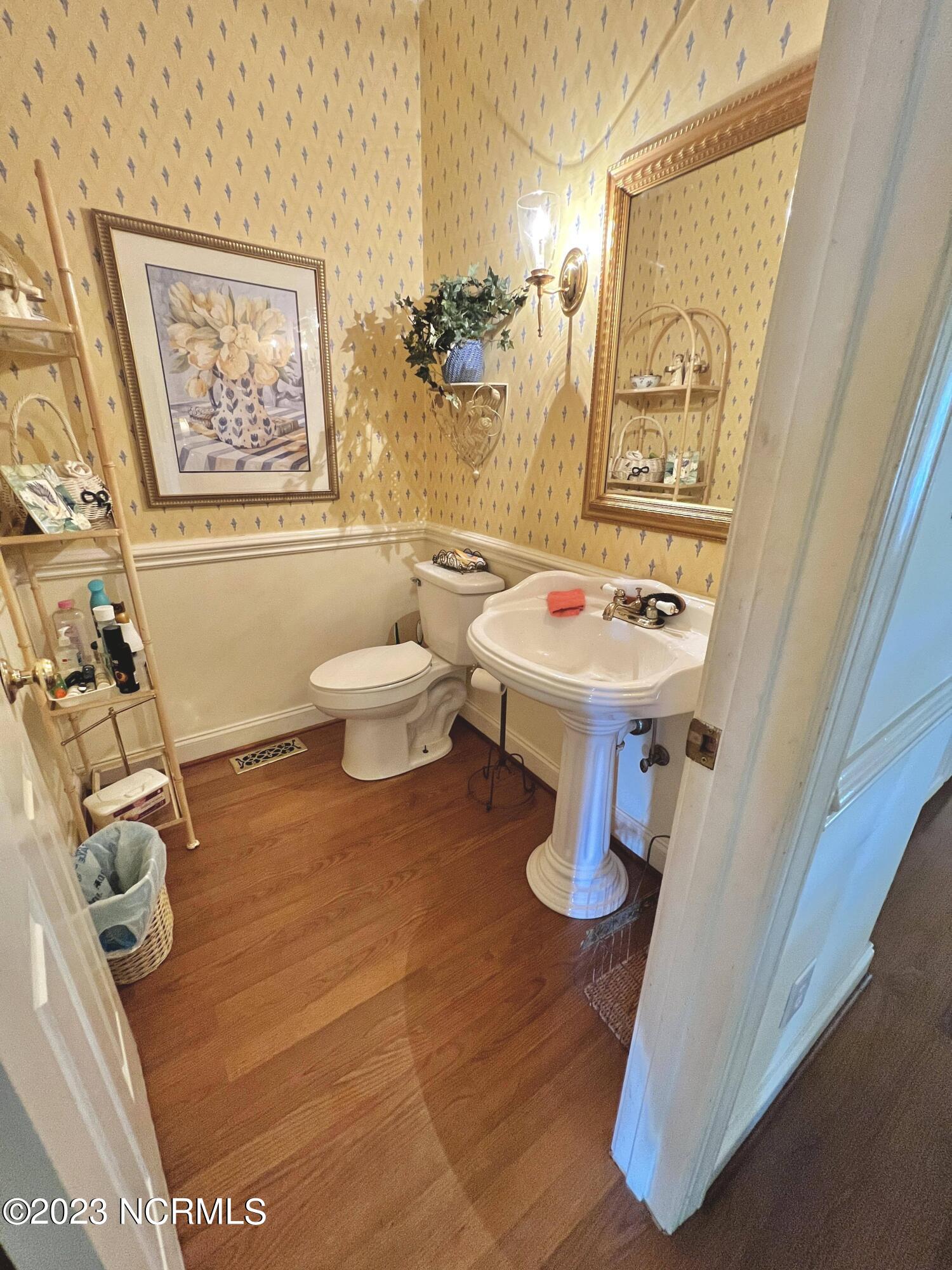 705 Rountree Street Kinston, NC 28501 - Photo 20 of 59 377497311_217021228019971_52513425059299