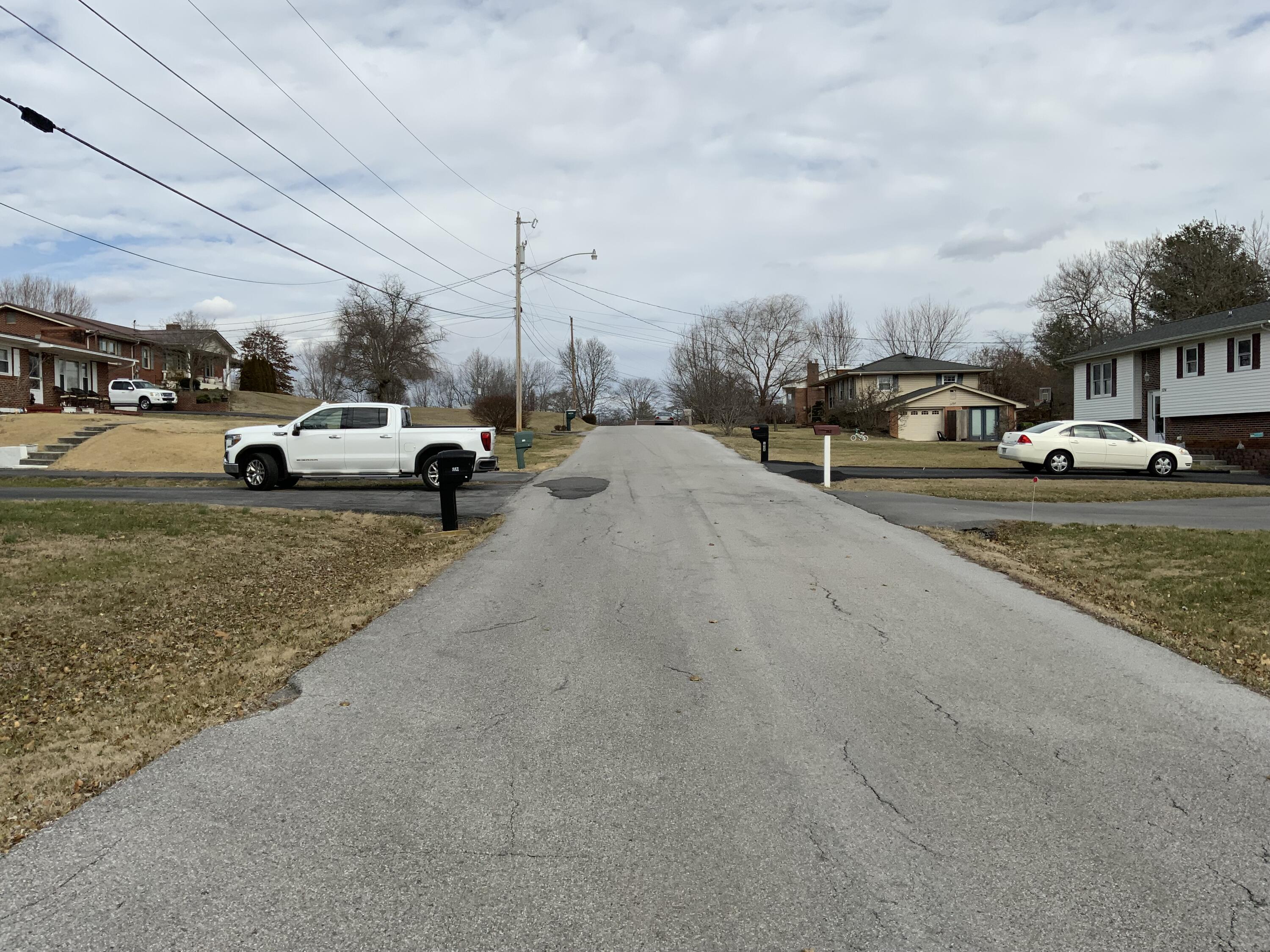 147 Jolly Street Bristol, VA 24201 - Photo 11 of 25 IMG_5803