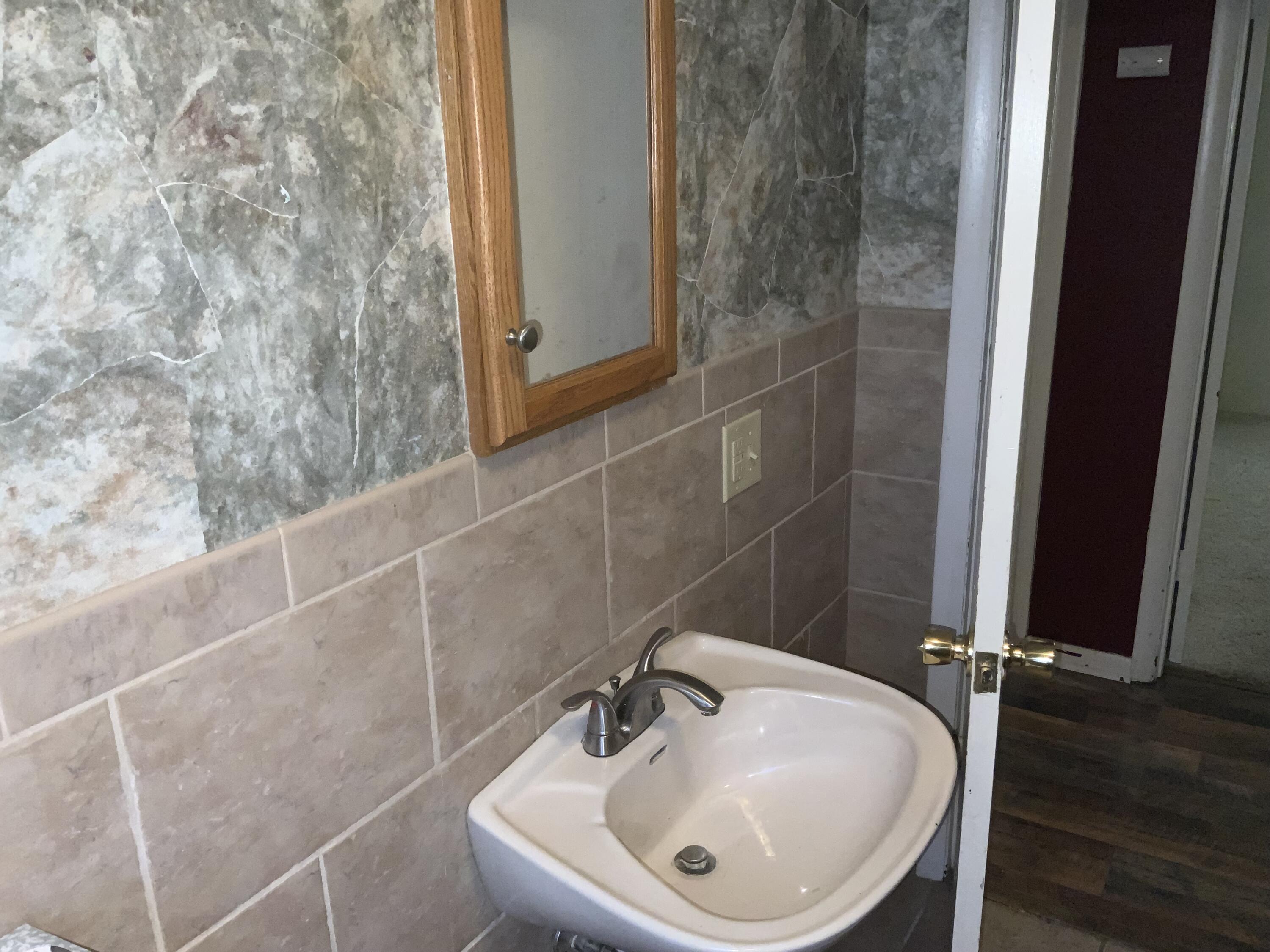 147 Jolly Street Bristol, VA 24201 - Photo 18 of 25 IMG_5821