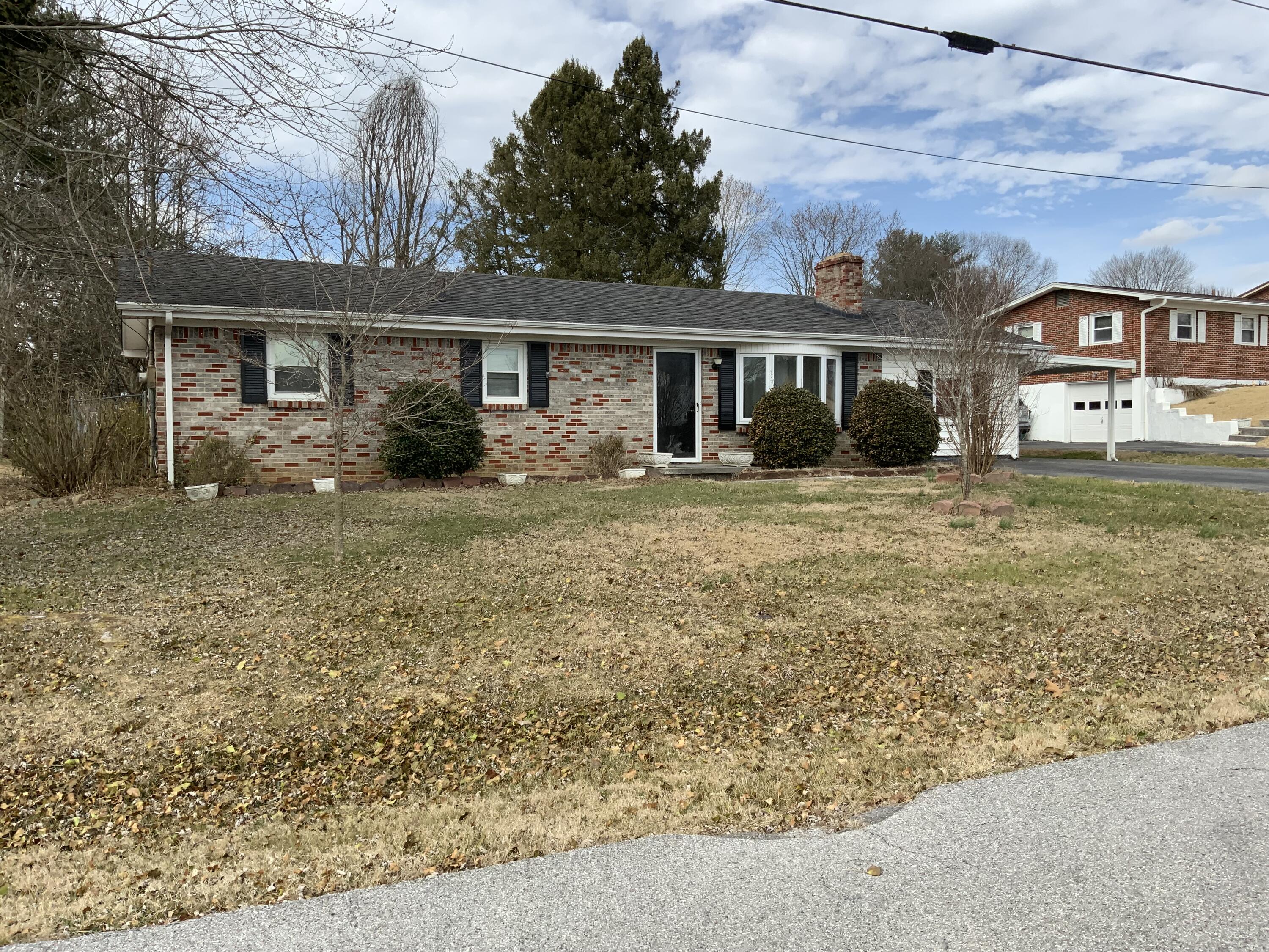 147 Jolly Street Bristol, VA 24201 - Photo 2 of 25 IMG_5804