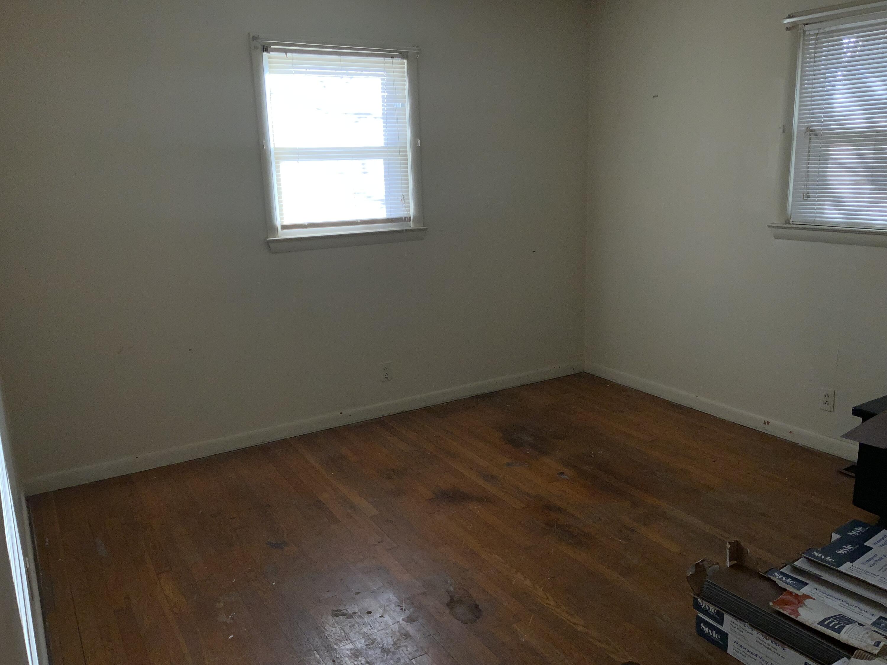 147 Jolly Street Bristol, VA 24201 - Photo 23 of 25 IMG_5826