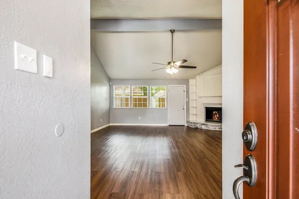 $2,300 | 2539 Cobblers Way, Friendswood, TX 77546