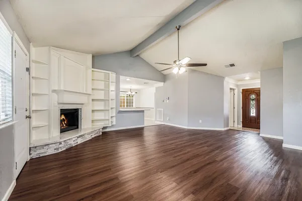 $2,300 | 2539 Cobblers Way, Friendswood, TX 77546