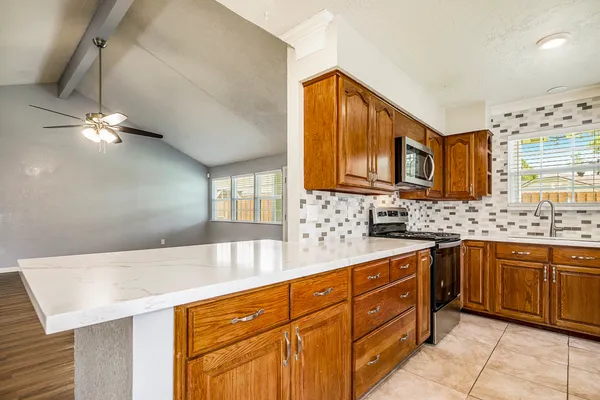 $2,300 | 2539 Cobblers Way, Friendswood, TX 77546