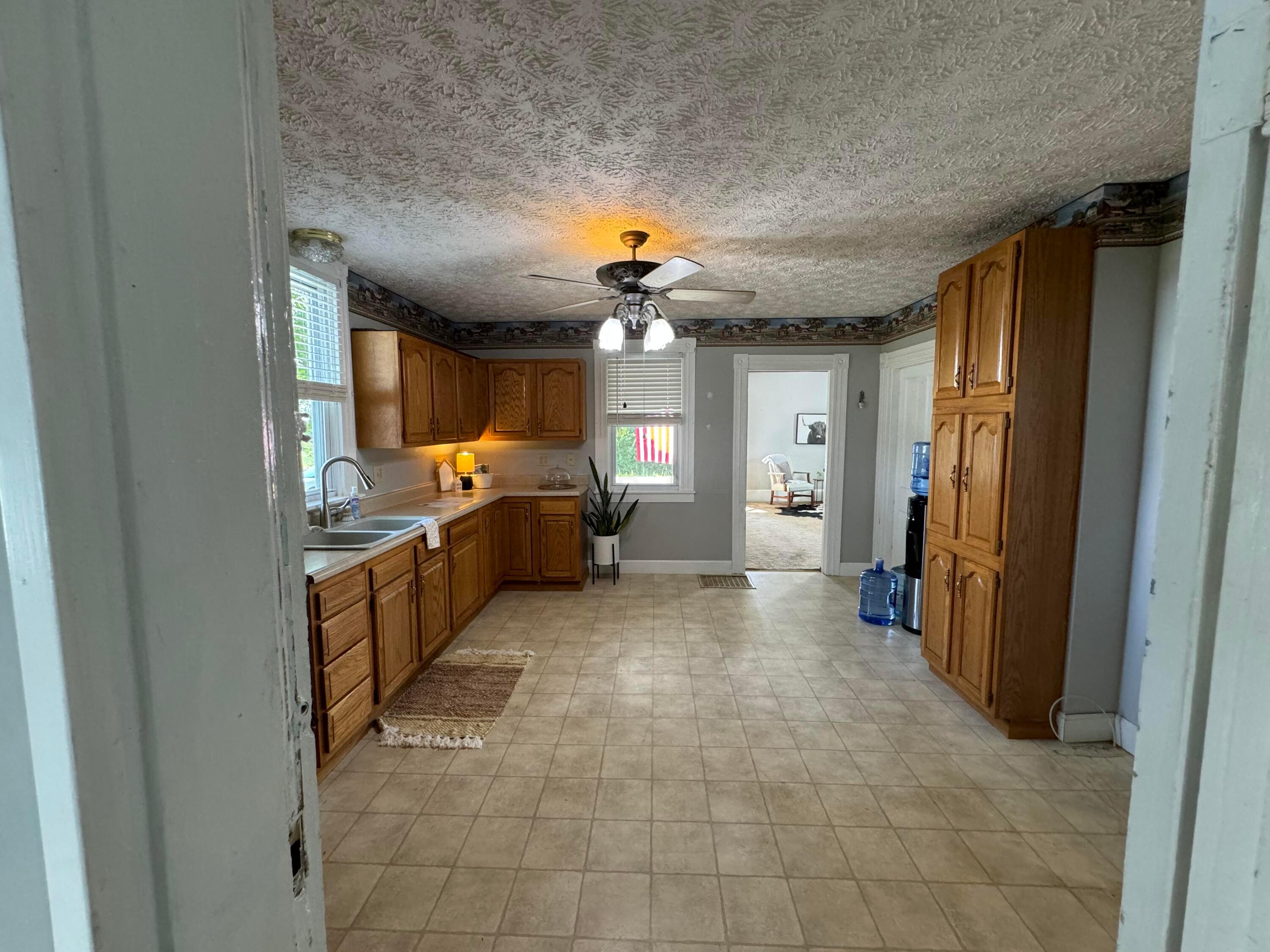 9580 Dozer Road Southwest Stoutsville, OH 43154 - Photo 8 of 44 Kitchen