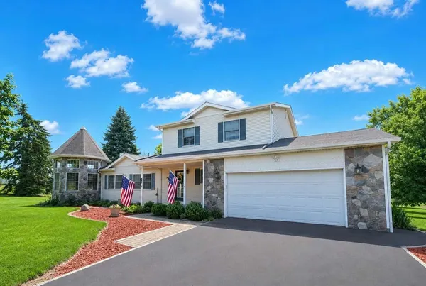 $434,900 | 6640 Wolf Lake Road, Jackson, MI 49201