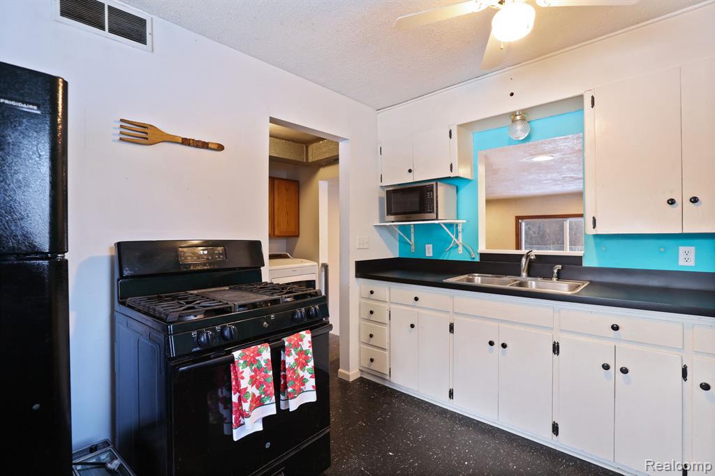5465 Johnson Road Flushing, MI 48433 - Photo 16 of 52 Gallery Image 16