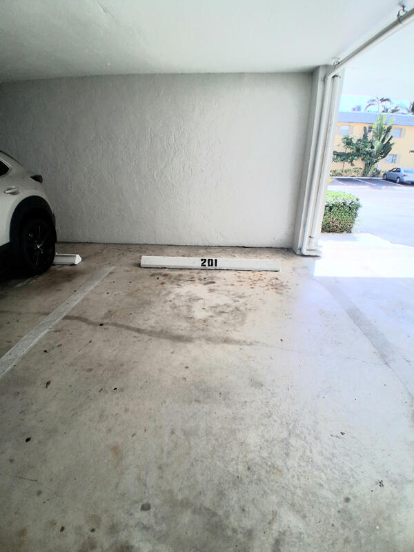 301 Croton Avenue, Unit 201 Lantana, FL 33462 - Photo 14 of 16