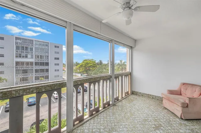 $220,000 | 500 Northeast 12th Avenue, Unit 407, Hallandale Beach, FL 33009