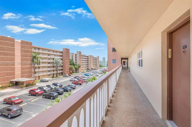 $220,000 | 500 Northeast 12th Avenue, Unit 407, Hallandale Beach, FL 33009