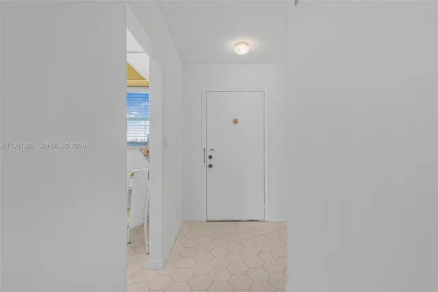 $220,000 | 500 Northeast 12th Avenue, Unit 407, Hallandale Beach, FL 33009