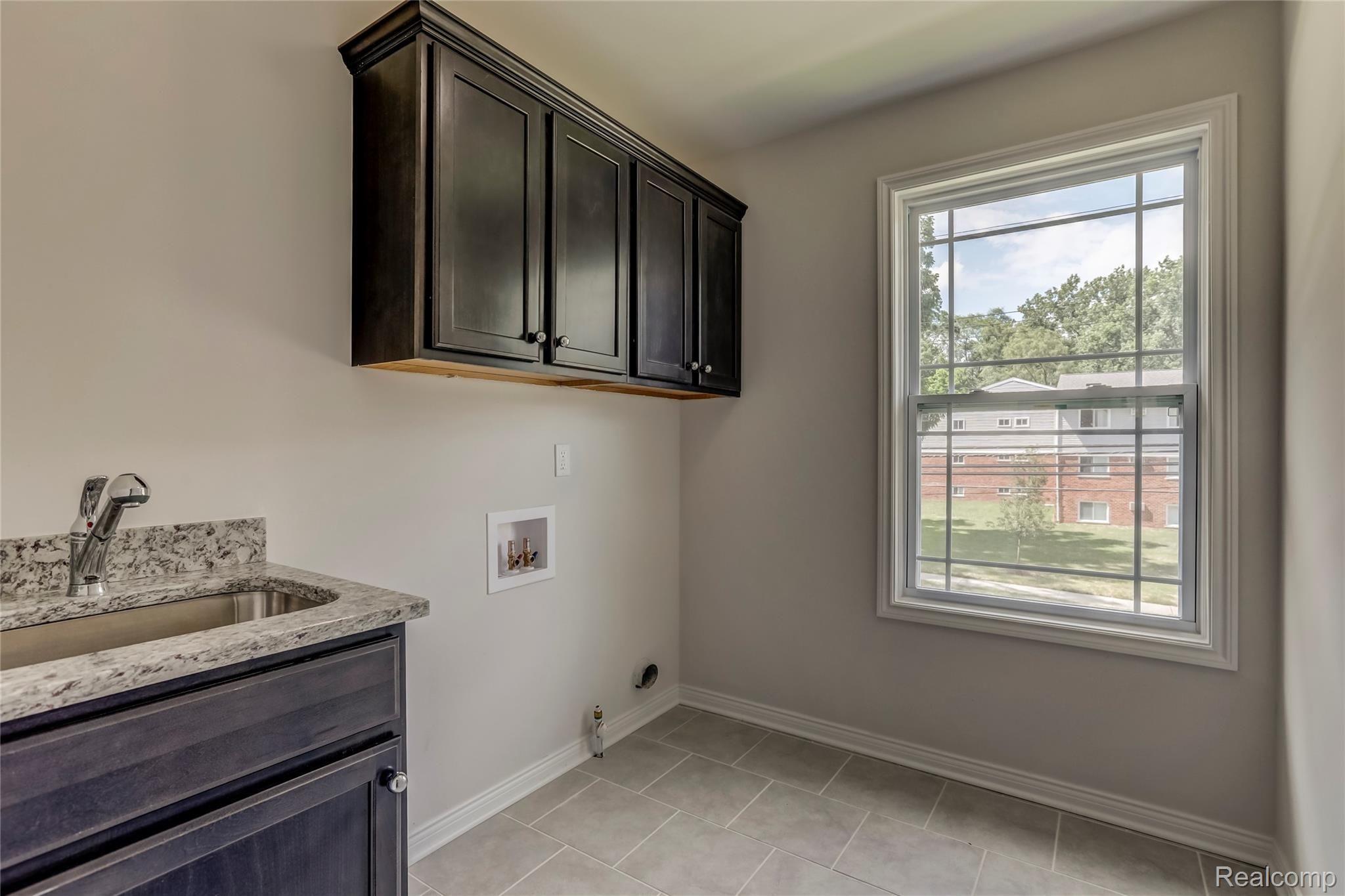 403 1st Street Rochester, MI 48307 - Photo 32 of 40 403 1st Street, Rochester, MI-32.jpg-FULL