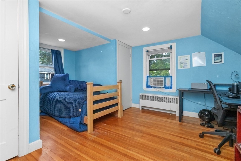 44 Barbara Road Newton, MA 02465 - Photo 16 of 34