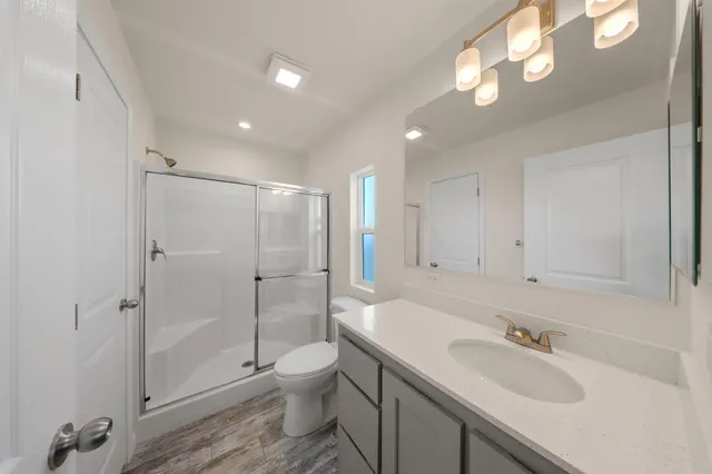 $190,950 | 317 Moffat Boulevard, Unit 5, Manteca, CA 95336