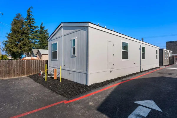 $174,950 | 317 Moffat Boulevard, Unit 5, Manteca, CA 95336