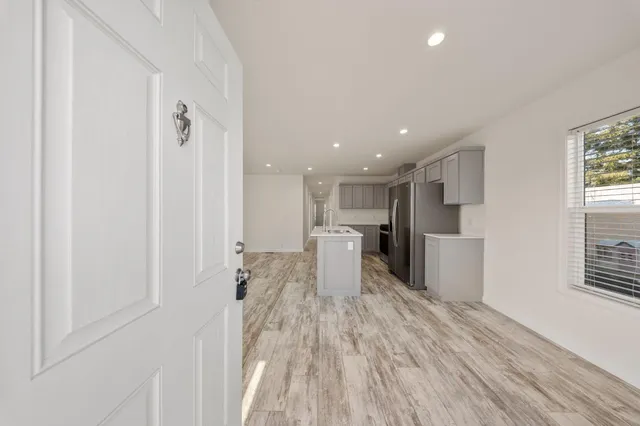 $190,950 | 317 Moffat Boulevard, Unit 5, Manteca, CA 95336