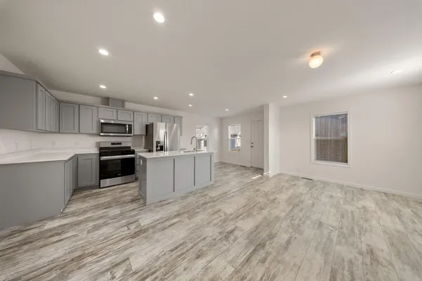 $174,950 | 317 Moffat Boulevard, Unit 5, Manteca, CA 95336