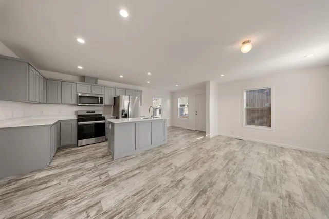 $190,950 | 317 Moffat Boulevard, Unit 5, Manteca, CA 95336