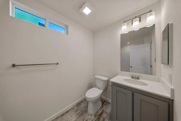 $174,950 | 317 Moffat Boulevard, Unit 5, Manteca, CA 95336