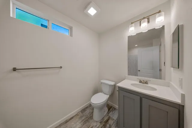 $190,950 | 317 Moffat Boulevard, Unit 5, Manteca, CA 95336