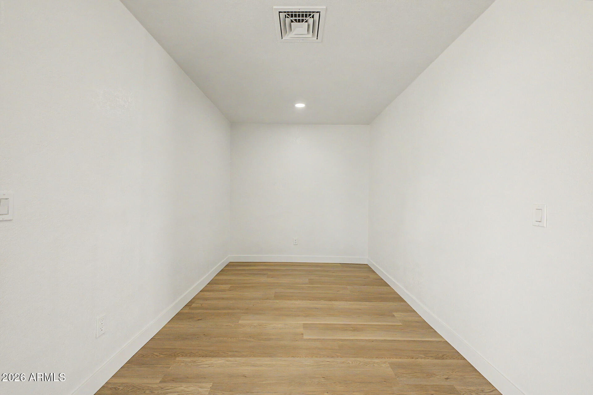 7214 West Flower Street Phoenix, AZ 85033 - Photo 23 of 29 a view of room