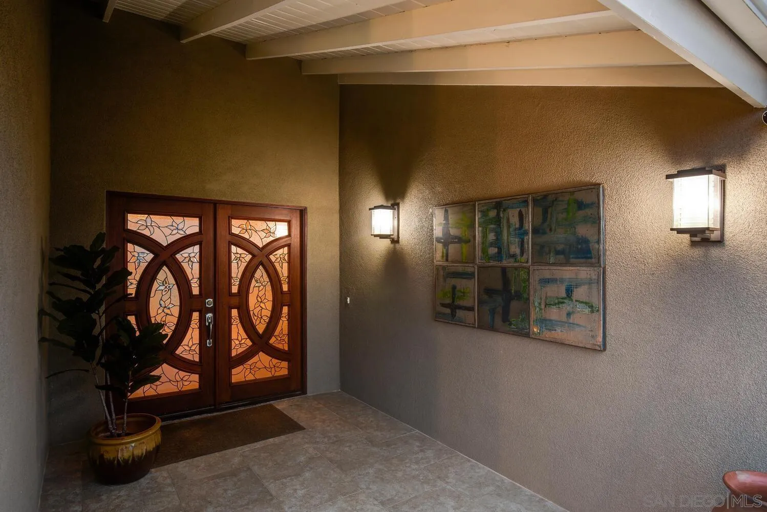 5459 Moonlight Lane La Jolla, CA 92037 - Photo 36 of 42 an empty room with windows