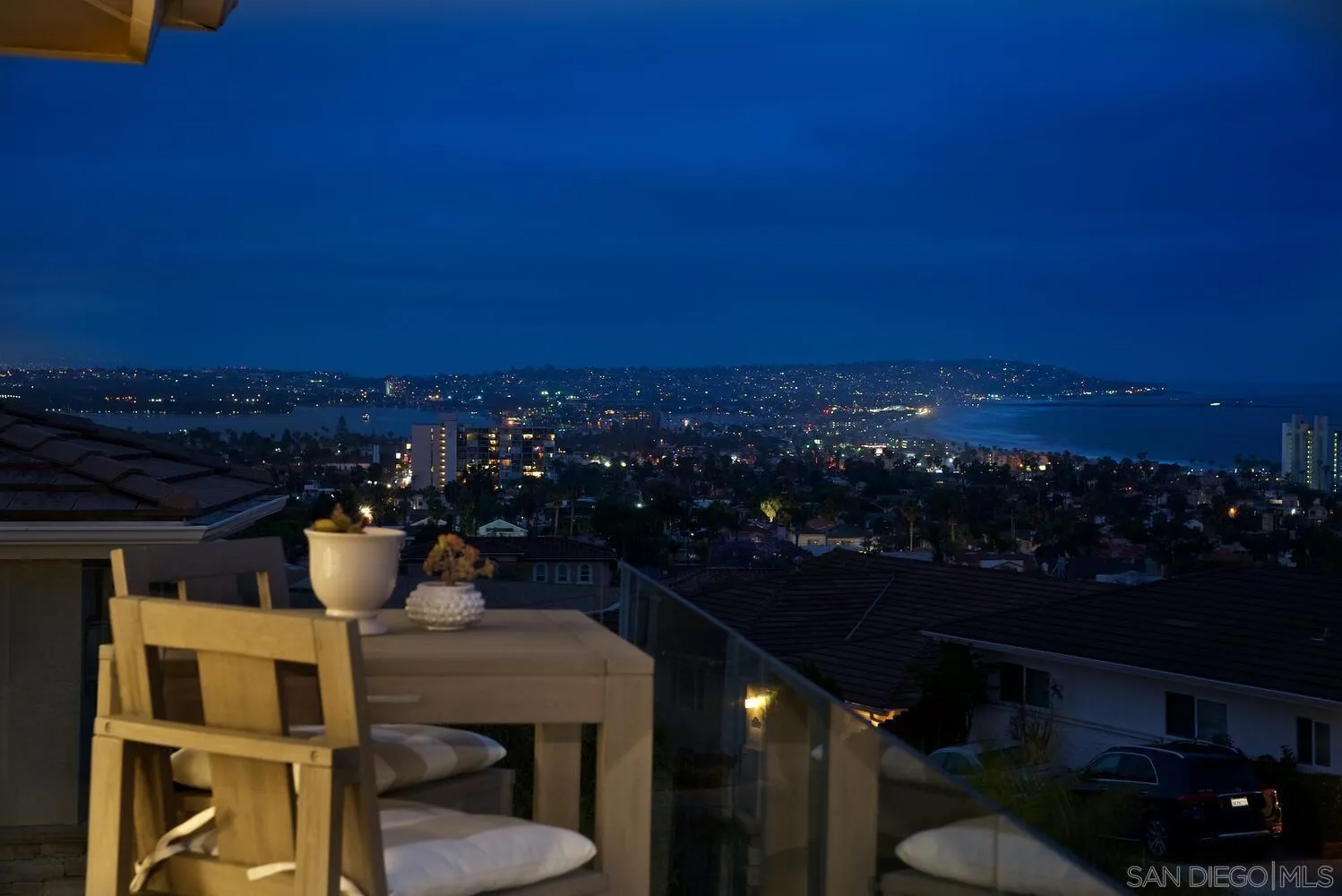 5459 Moonlight Lane La Jolla, CA 92037 - Photo 38 of 42 a view of a balcony