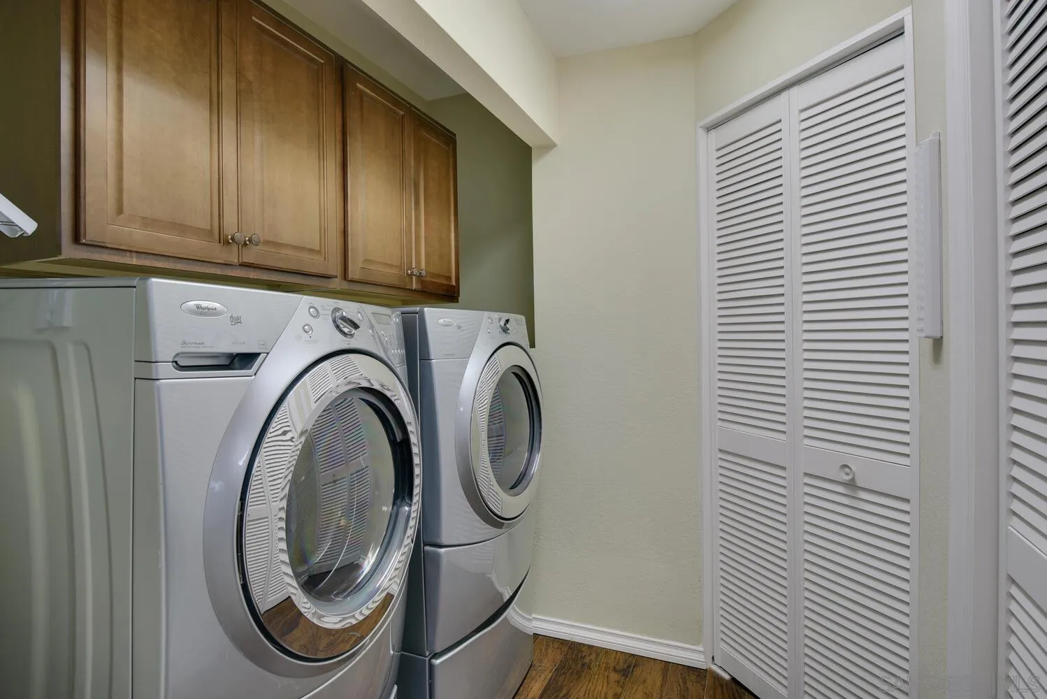 5459 Moonlight Lane La Jolla, CA 92037 - Photo 42 of 42 a utility room with dryer and washer