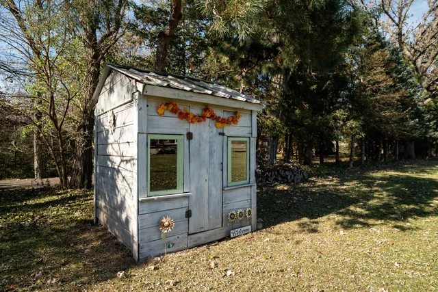 $685,000 | S102-w32709 County Road East, Mukwonago, WI 53149